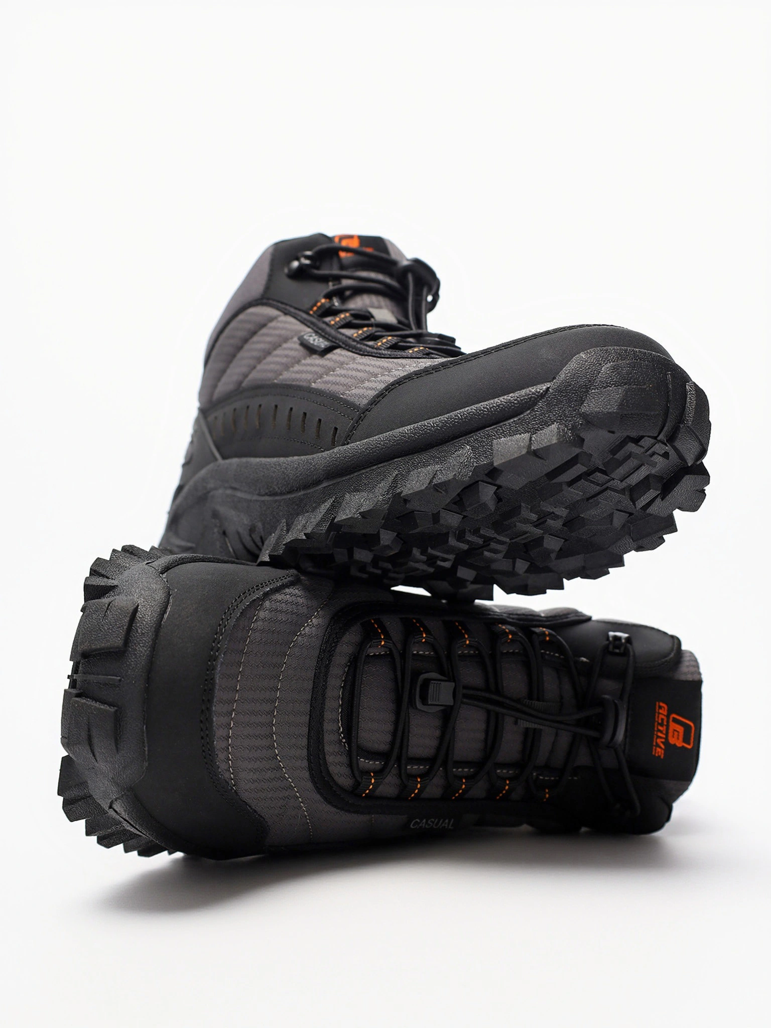 Кроссовки серого цвета текстильные на рельефной подошве